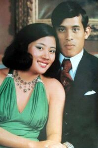 король Таиланда со второй женой